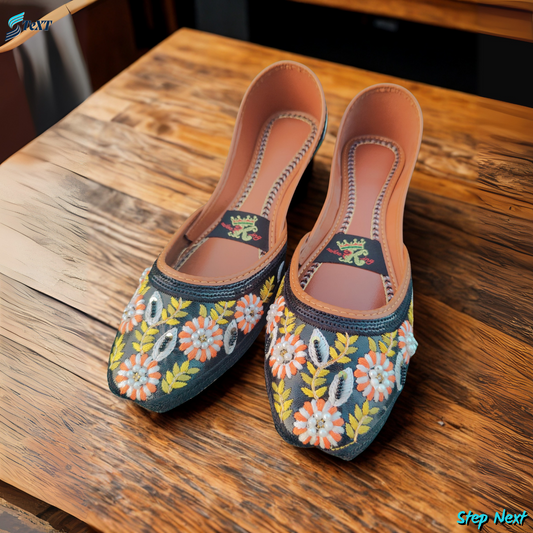 Handmade Embroidery Black Khussa