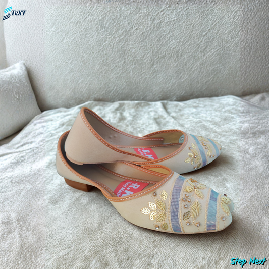 Handmade Embroidery White Khussa